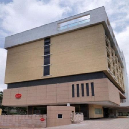 โรงแรมสปรีศิวะ Pimpri-Chinchwad ภายนอก รูปภาพ