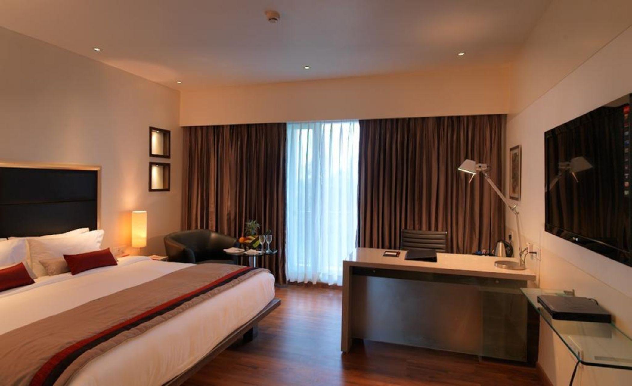 โรงแรมสปรีศิวะ Pimpri-Chinchwad ภายนอก รูปภาพ