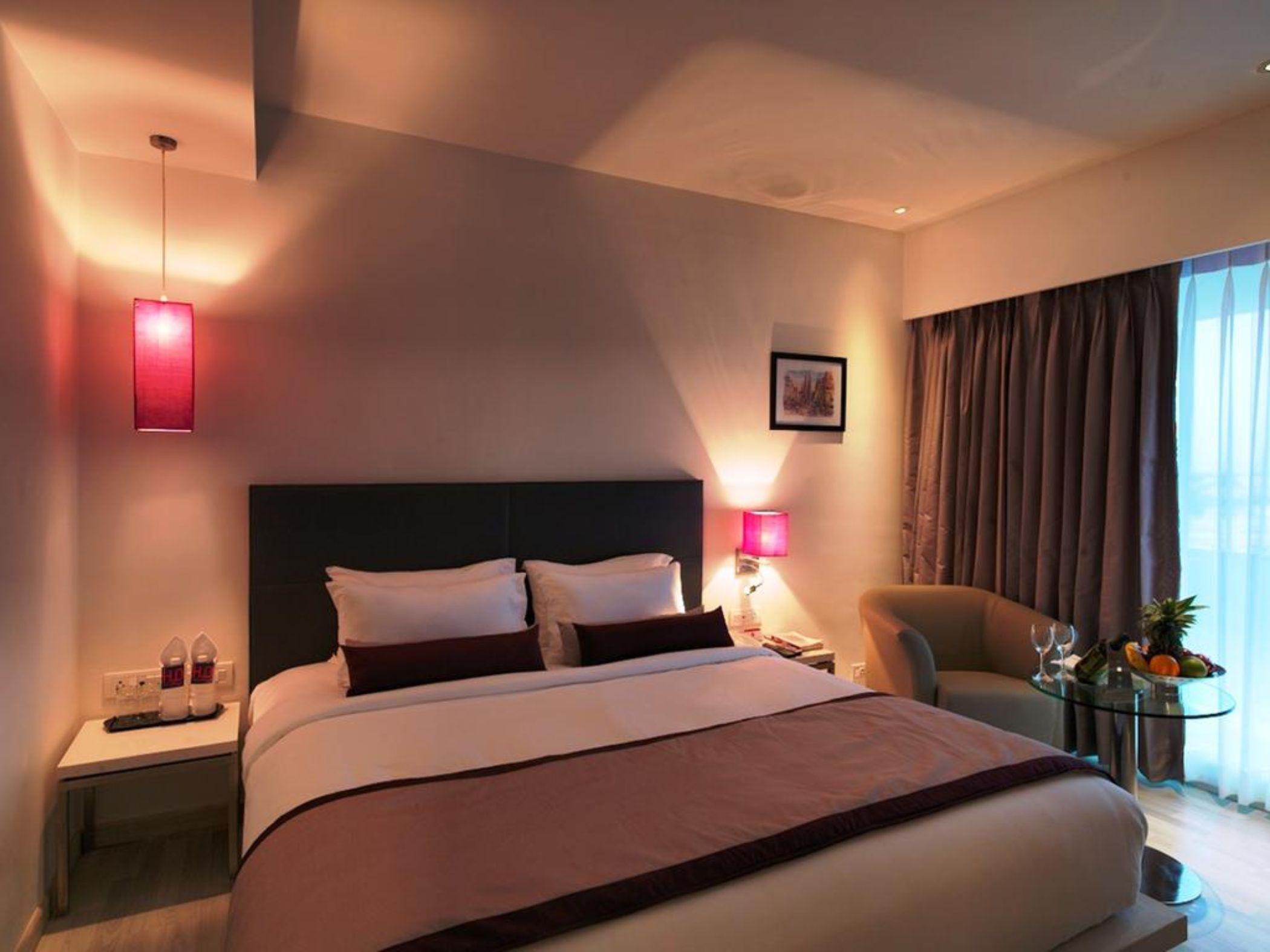 โรงแรมสปรีศิวะ Pimpri-Chinchwad ภายนอก รูปภาพ
