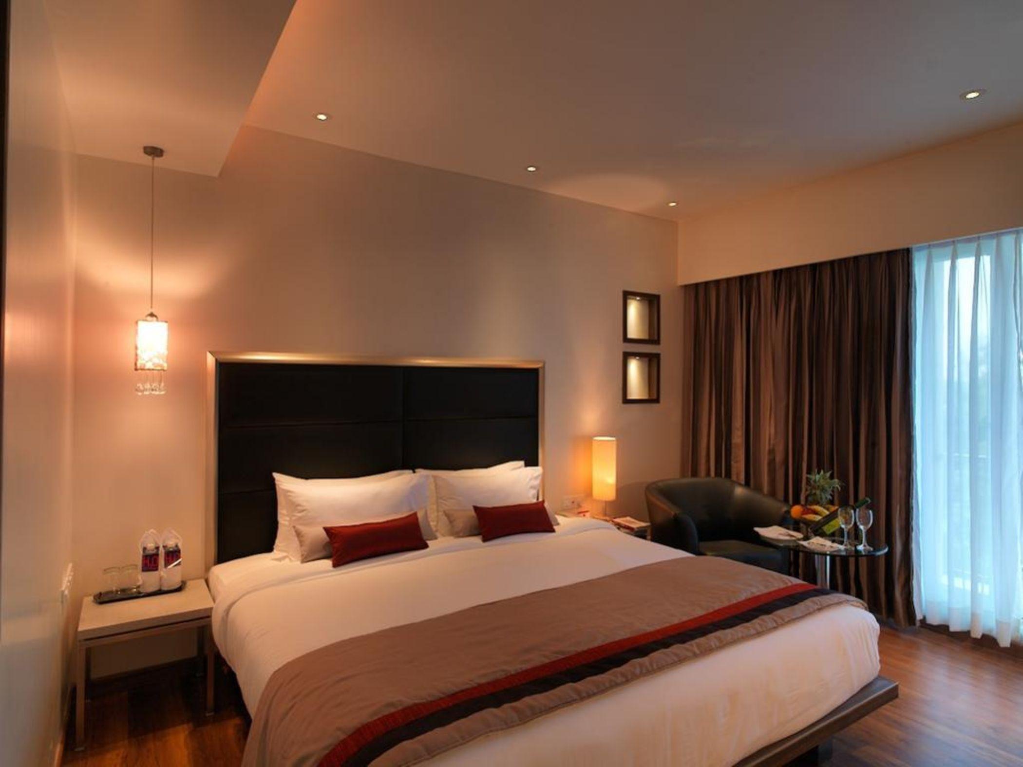 โรงแรมสปรีศิวะ Pimpri-Chinchwad ภายนอก รูปภาพ