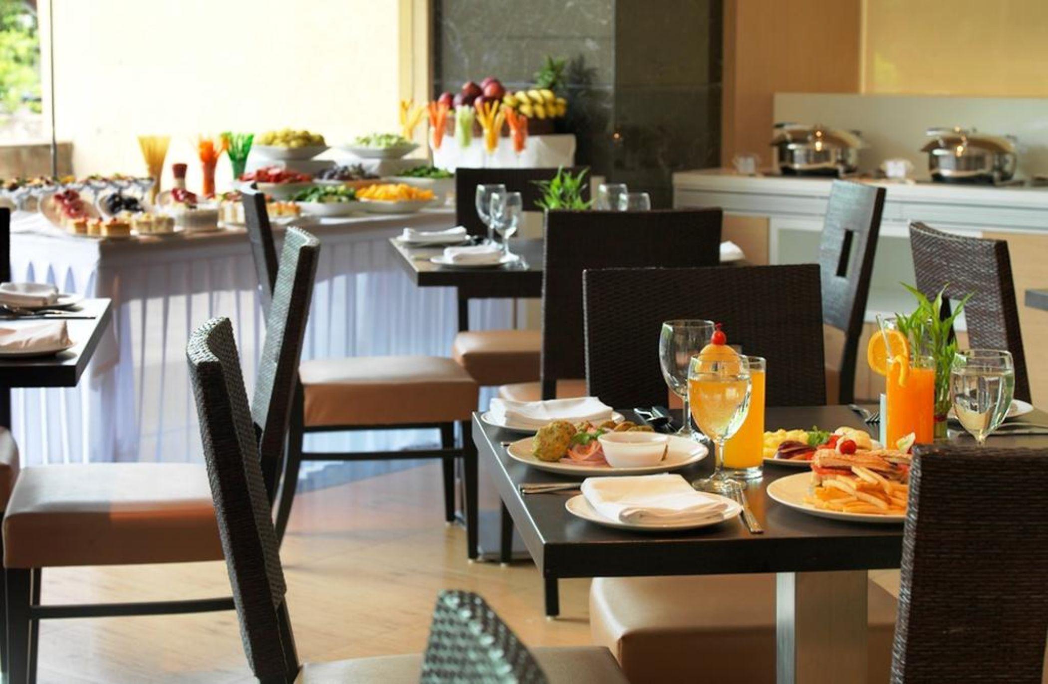 โรงแรมสปรีศิวะ Pimpri-Chinchwad ภายนอก รูปภาพ