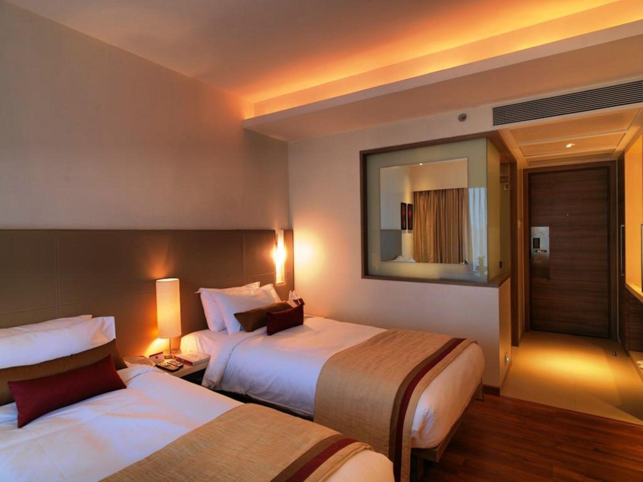 โรงแรมสปรีศิวะ Pimpri-Chinchwad ภายนอก รูปภาพ