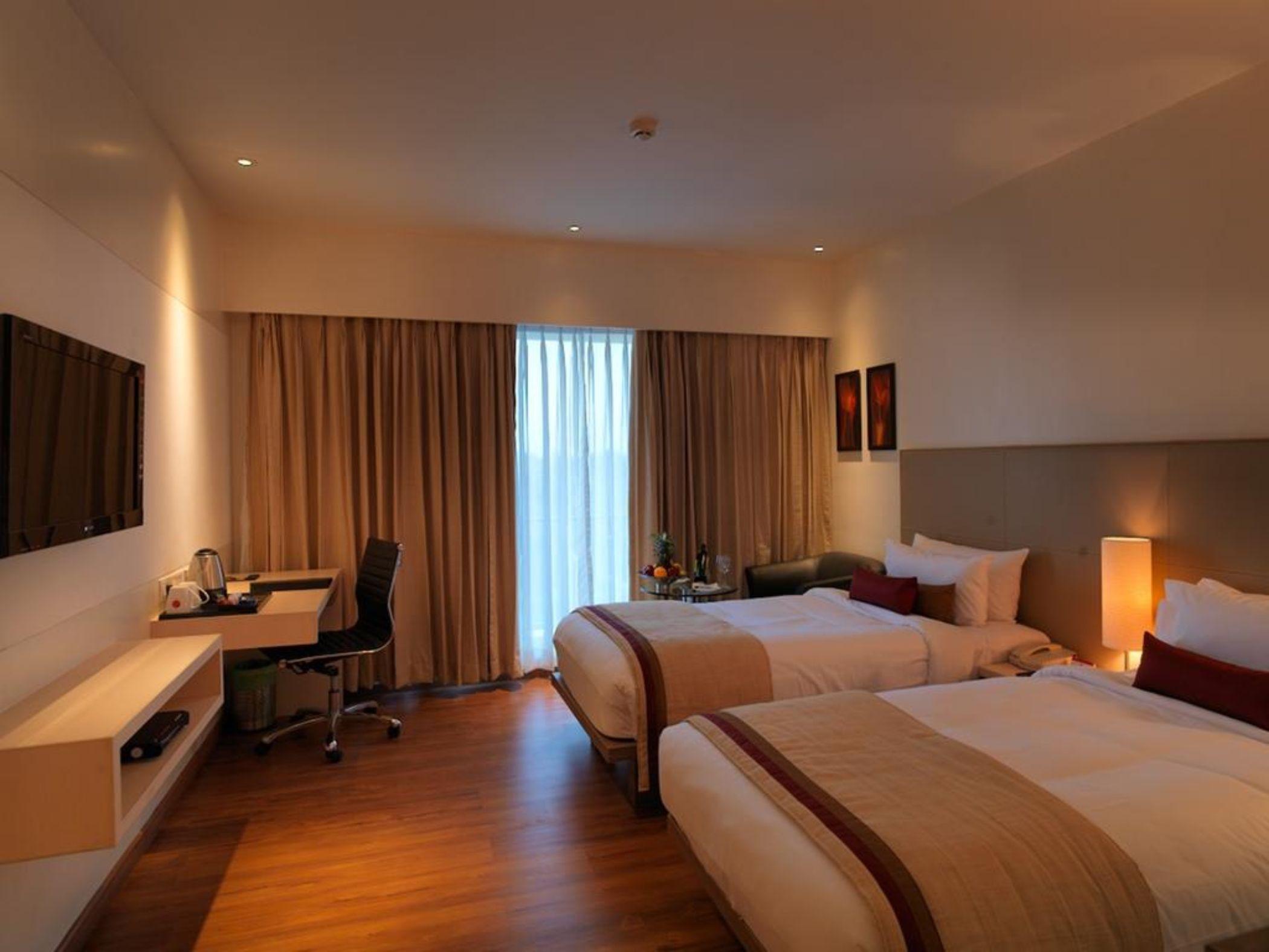 โรงแรมสปรีศิวะ Pimpri-Chinchwad ภายนอก รูปภาพ