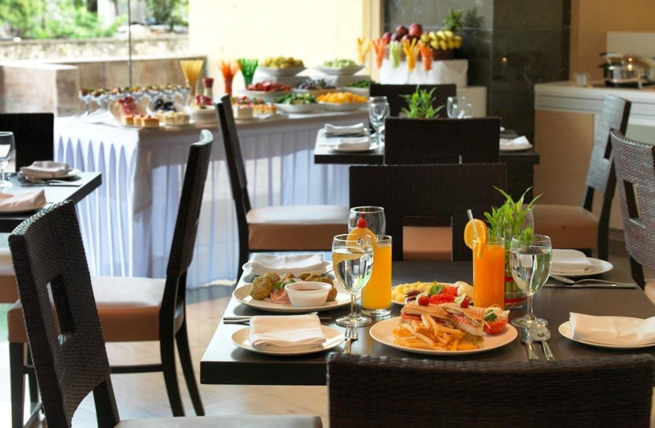 โรงแรมสปรีศิวะ Pimpri-Chinchwad ภายนอก รูปภาพ