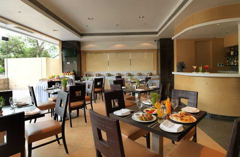 โรงแรมสปรีศิวะ Pimpri-Chinchwad ภายนอก รูปภาพ